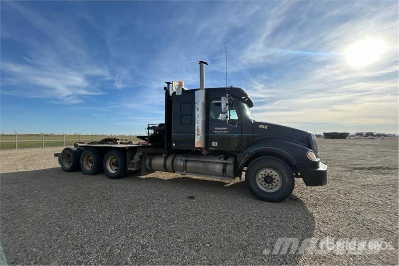 Freightliner Columbia 8x6 Sleeper Winch Truck Bergingsbiler