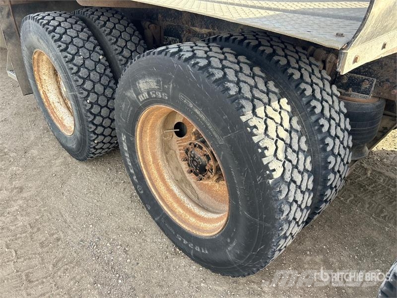 Freightliner Columbia 8x6 Sleeper Winch Truck Bergingsbiler