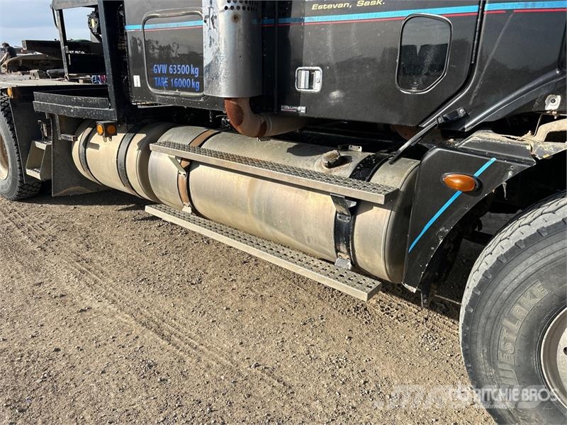 Freightliner Columbia 8x6 Sleeper Winch Truck Bergingsbiler