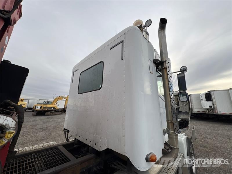 Freightliner Columbia Автокрани