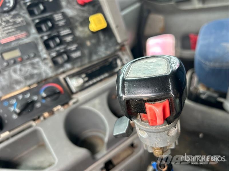 Freightliner Columbia 120 Tractor Units