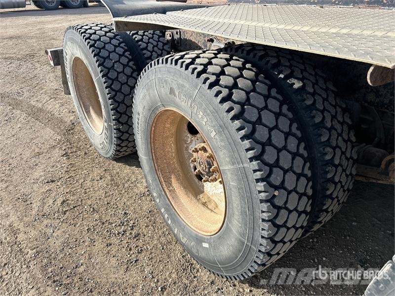 Freightliner Columbia 8x6 Sleeper Winch Truck Bergingsbiler