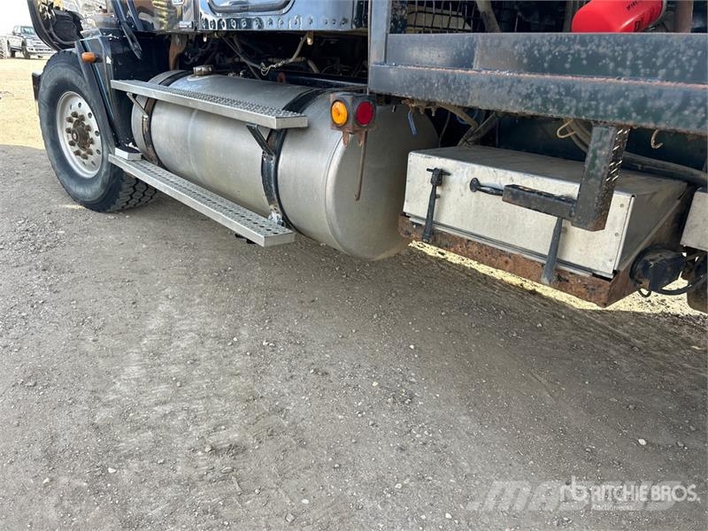 Freightliner Columbia 8x6 Sleeper Winch Truck Bergingsbiler