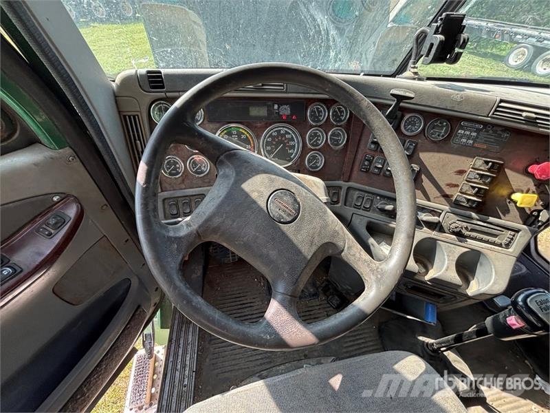 Freightliner Columbia 6x4 T/A Sleeper Truck Tractor Sadulveokid