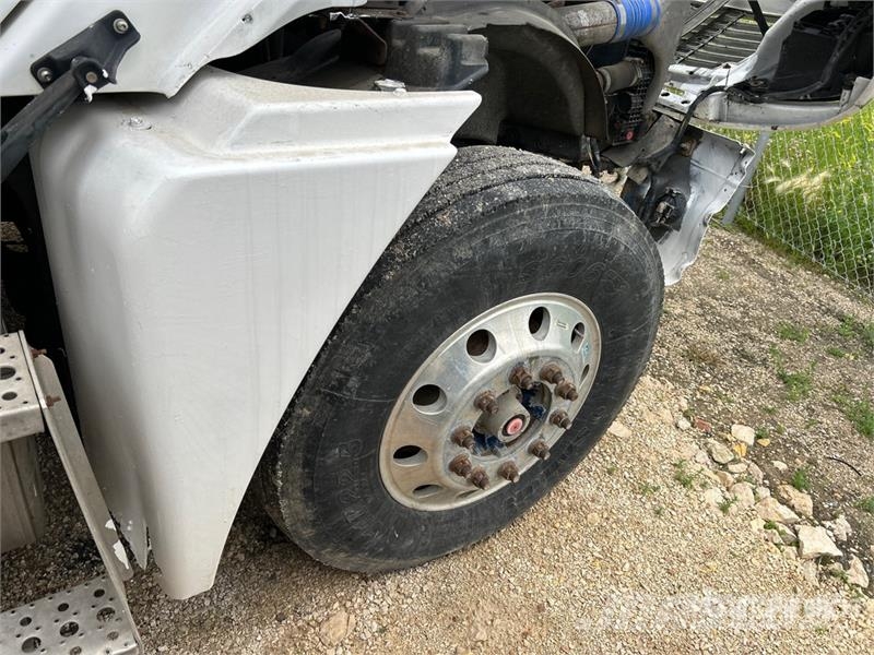 Freightliner Columbia 120 Tractor Units