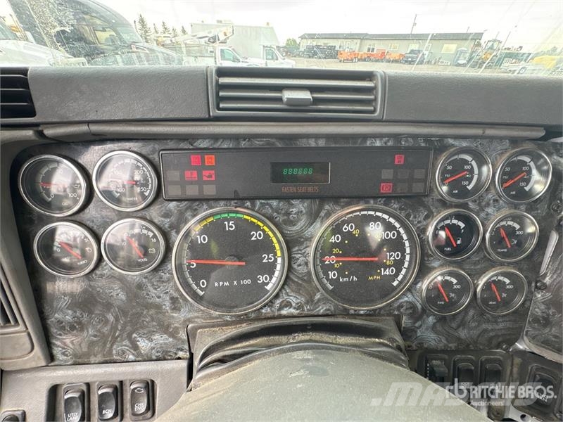 Freightliner Columbia Автокрани
