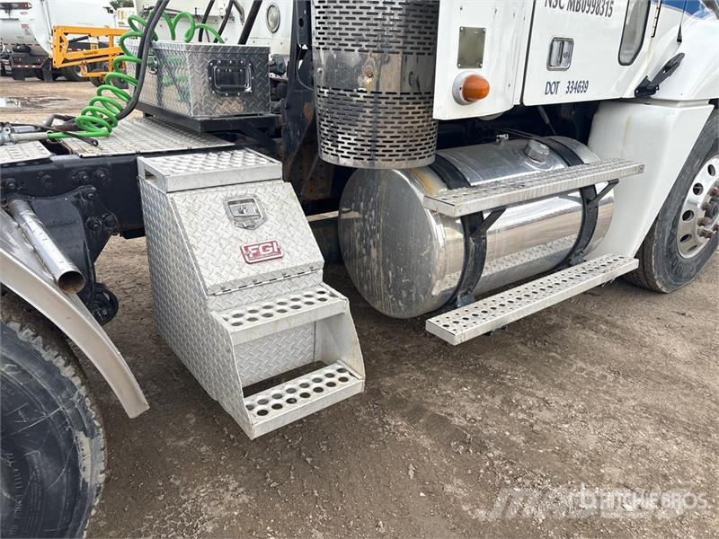 Freightliner Columbia 112 Sadulveokid