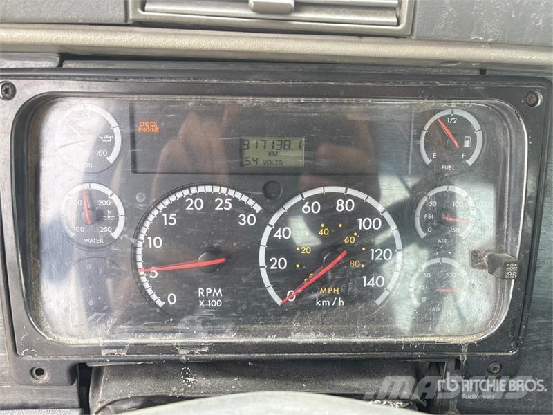 Freightliner Columbia 112 Sadulveokid