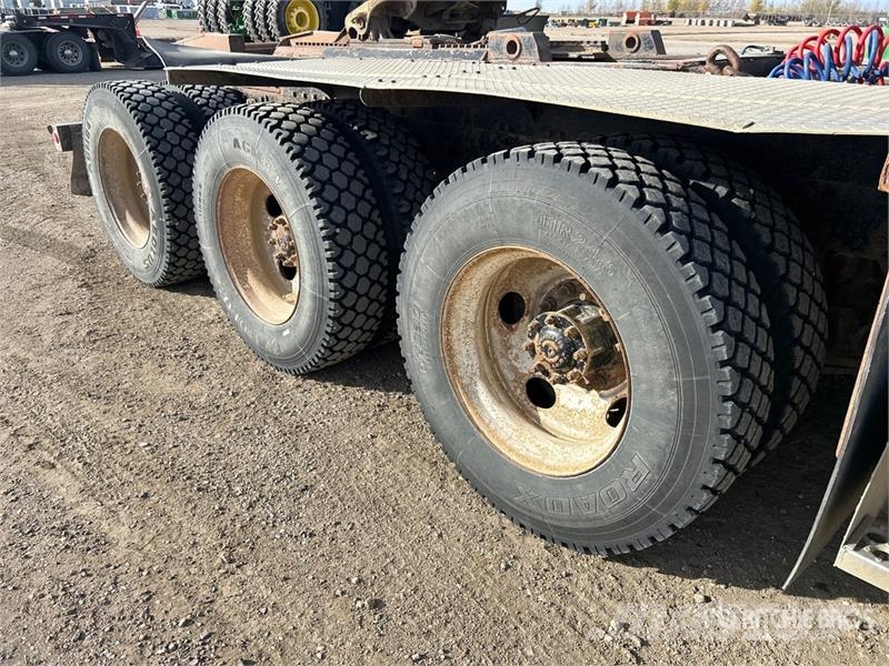 Freightliner Columbia 8x6 Sleeper Winch Truck Bergingsbiler