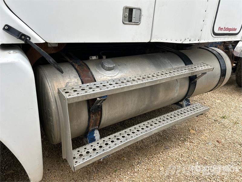 Freightliner Columbia 120 Tractor Units