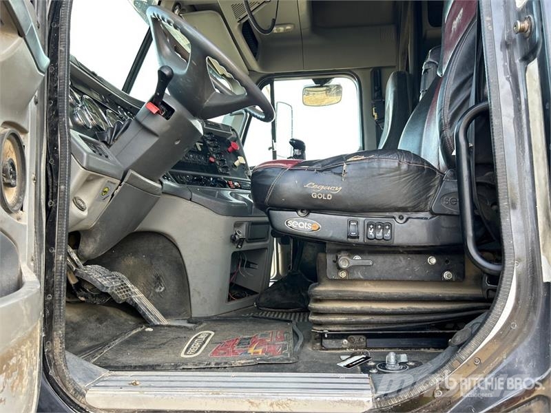 Freightliner Columbia 8x6 Sleeper Winch Truck Bergingsbiler