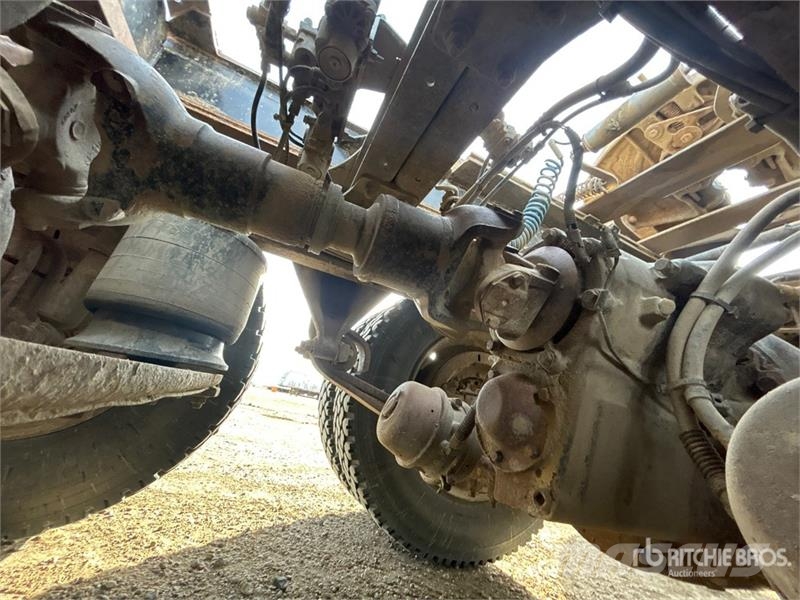 Freightliner Columbia 8x6 Sleeper Winch Truck Bergingsbiler