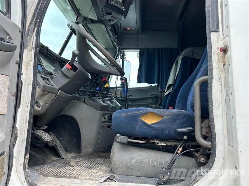 Freightliner Columbia 120 Tractor Units