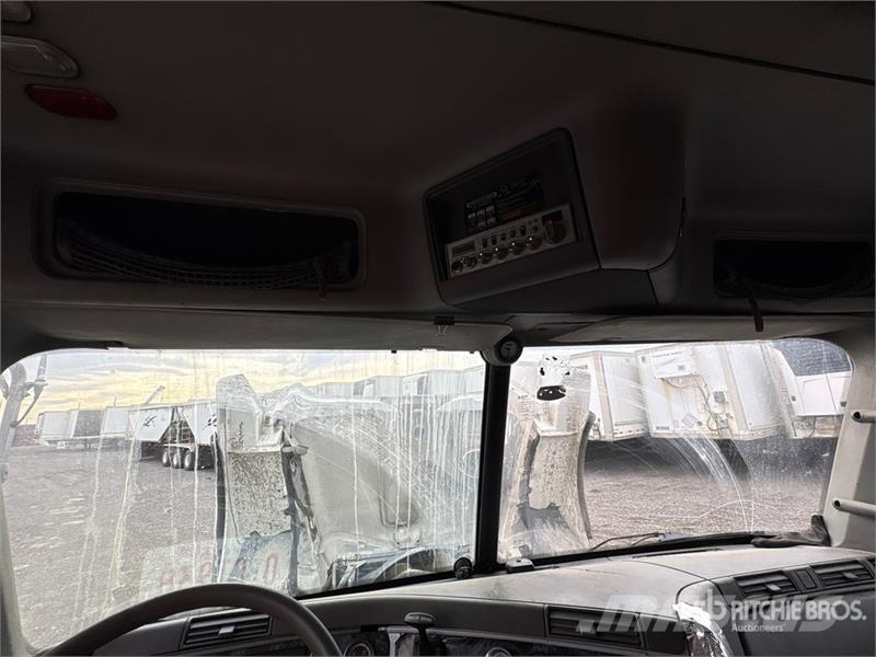 Freightliner Columbia Автокрани