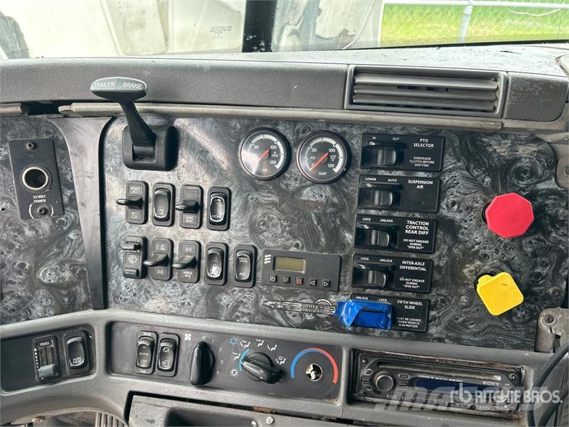 Freightliner Columbia 120 Tractor Units