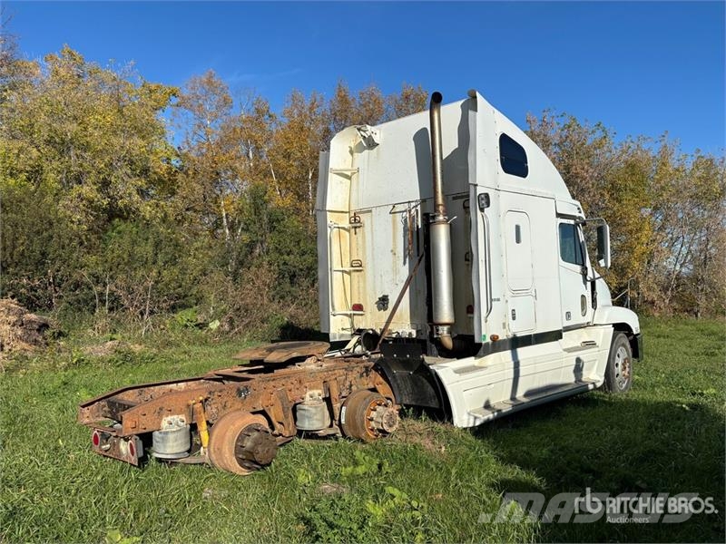 Freightliner Columbia For Parts Only T/A Sleeper Truck Tractor  Trekkvogner