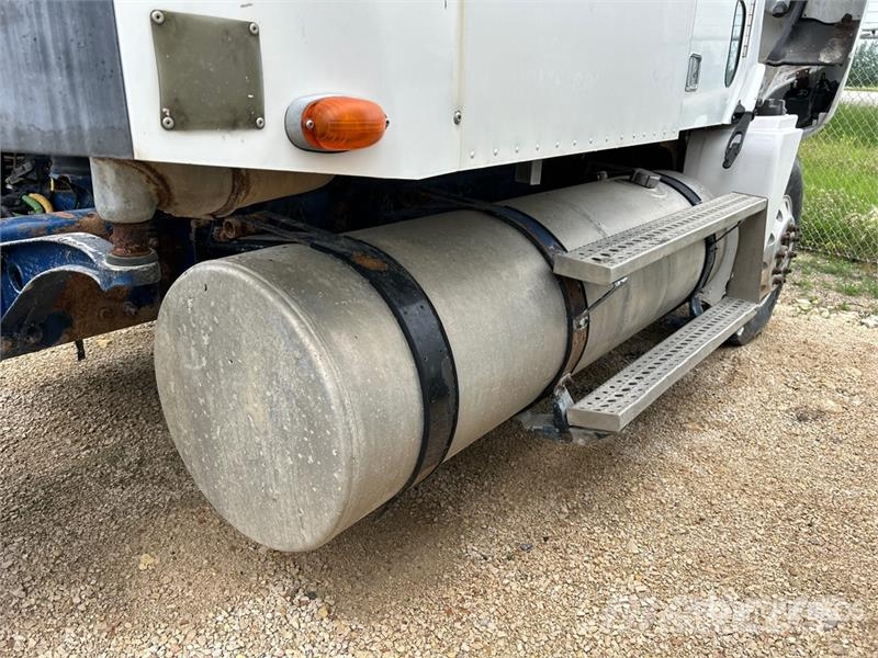 Freightliner Columbia 120 Tractor Units