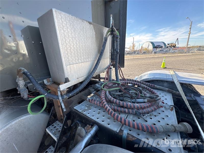 Freightliner Coronado 6x4 T/A Sleeper Truck Tractor Truck Tractor Units