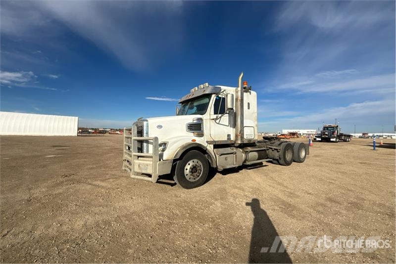 Freightliner Coronado 122SD Trekkers