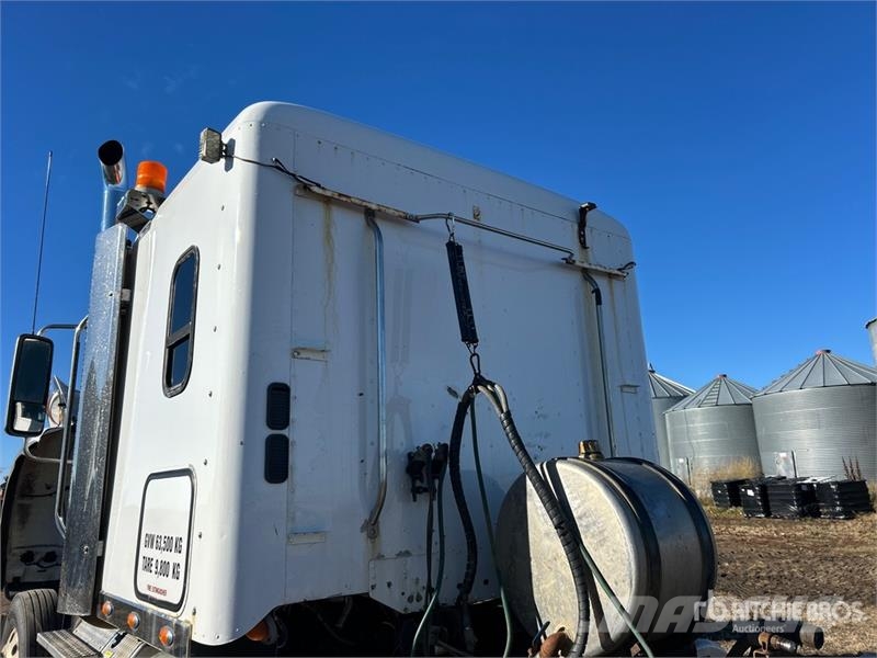 Freightliner Coronado 6x4 T/A Sleeper Truck Tractor Sadulveokid