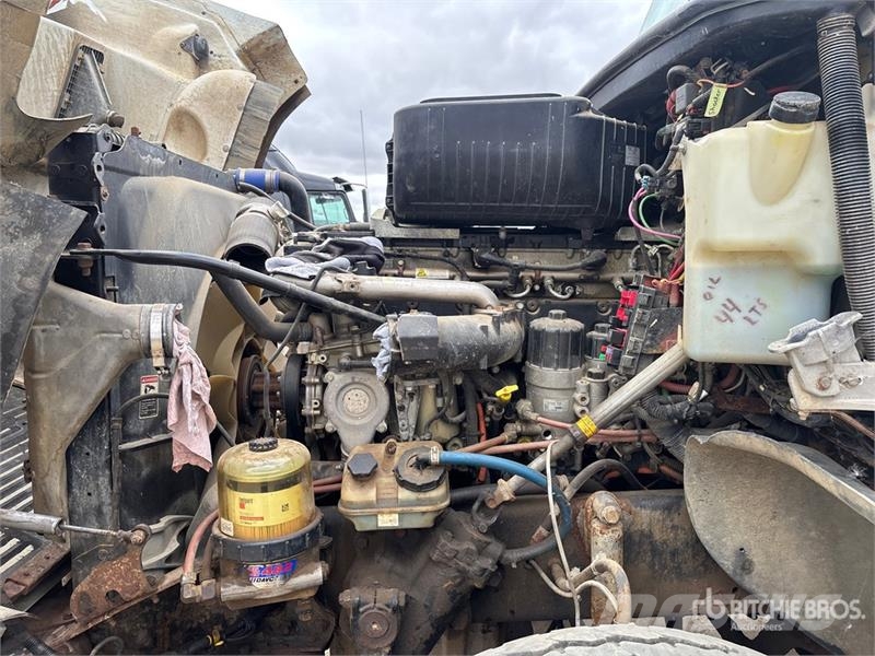 Freightliner Coronado SD 6x4 Sleeper Tanker Truck (Inoperable) Tankwagen