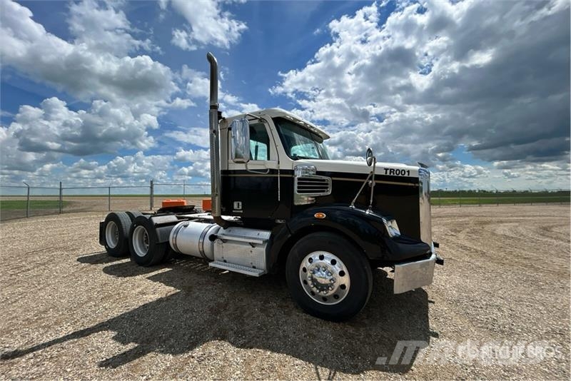 Freightliner Coronado 122 Vetopöytäautot
