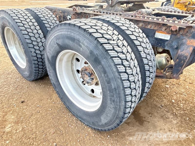 Freightliner Coronado SD 6x4 Heavy Haul T/A Day Cab Truck Tract Trekkers