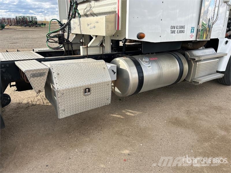 Freightliner Coronado 122SD Trekkers