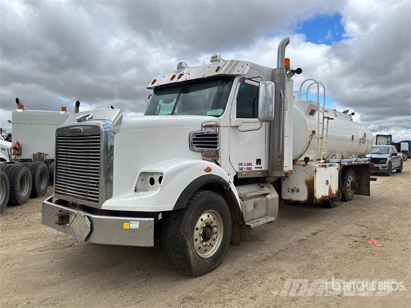 Freightliner Coronado SD 6x4 Sleeper Tanker Truck (Inoperable) Tankwagen