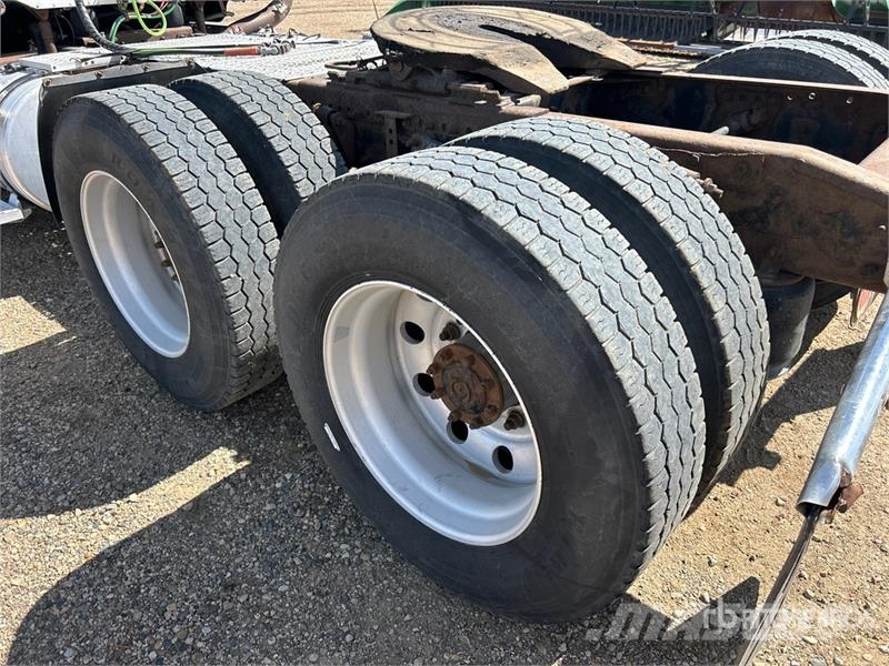 Freightliner Coronado 122 Vetopöytäautot
