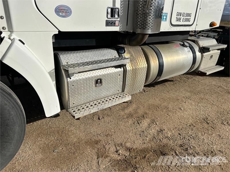 Freightliner Coronado 122SD Trekkers