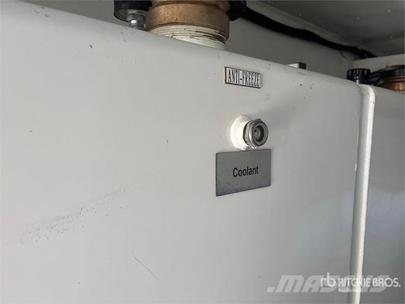 Freightliner Coronado 122 6x4 Lube Truck Tankwagen