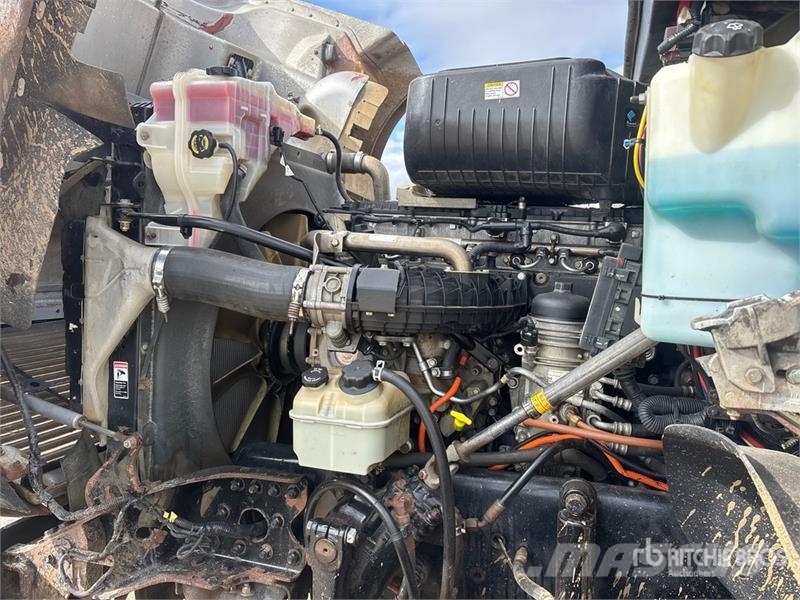 Freightliner Coronado 122SD 8x6 Tri/A Sleeper Truck Tractor Naudoti vilkikai