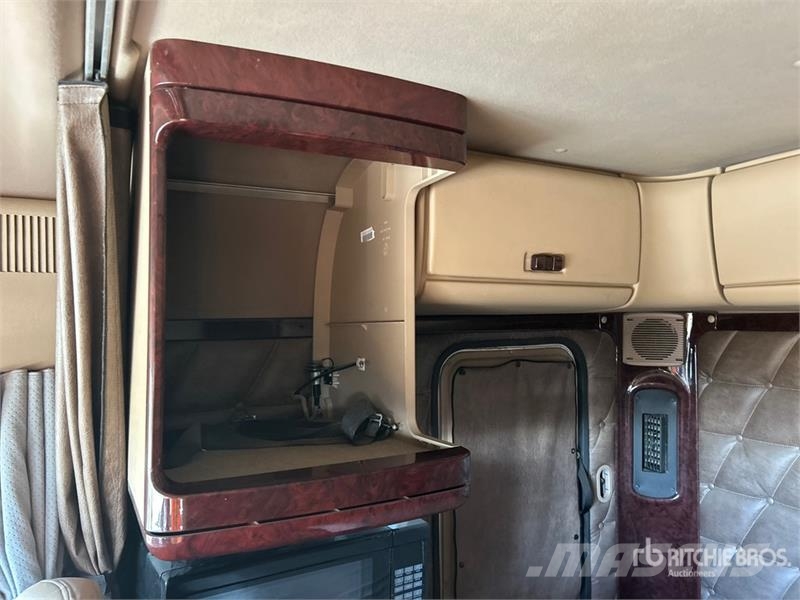 Freightliner Coronado 6x4 T/A Sleeper Truck Tractor Sadulveokid