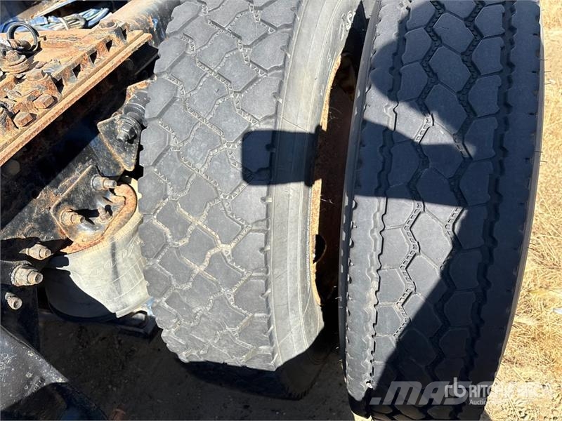 Freightliner Coronado 122 6x4 T/A Sleeper Truck Tractor Çekiciler