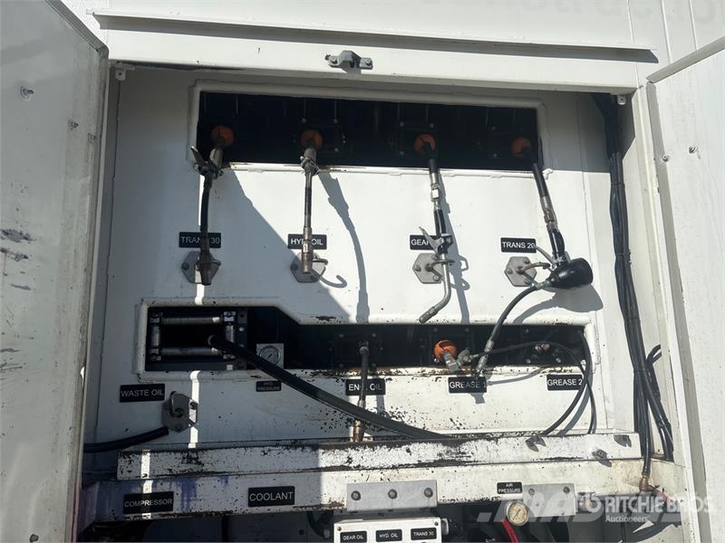 Freightliner Coronado 122 6x4 Lube Truck Tankwagen