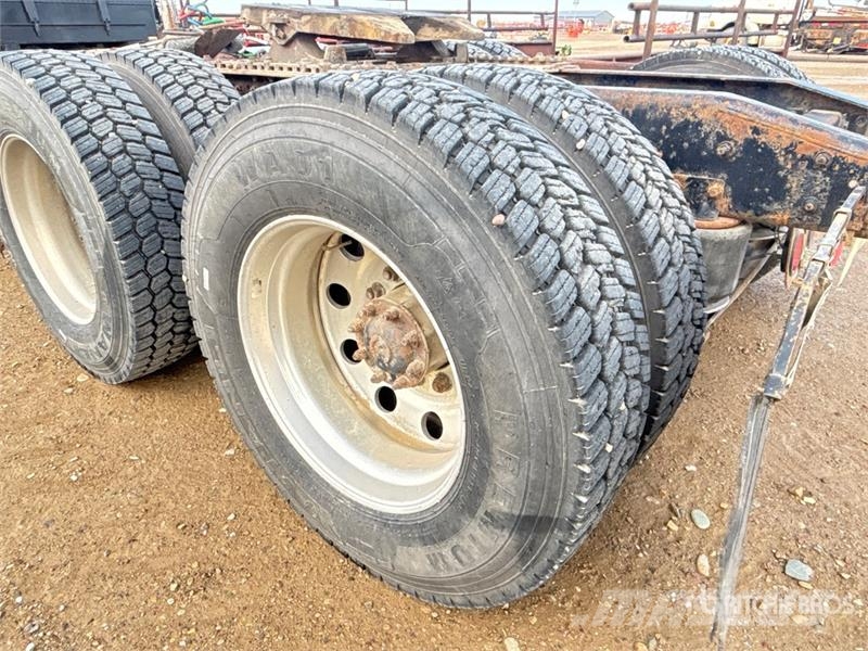 Freightliner Coronado SD 6x4 Heavy Haul T/A Day Cab Truck Tract Trekkers