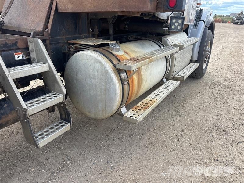 Freightliner Coronado 122SD 8x6 Tri/A Sleeper Truck Tractor Naudoti vilkikai