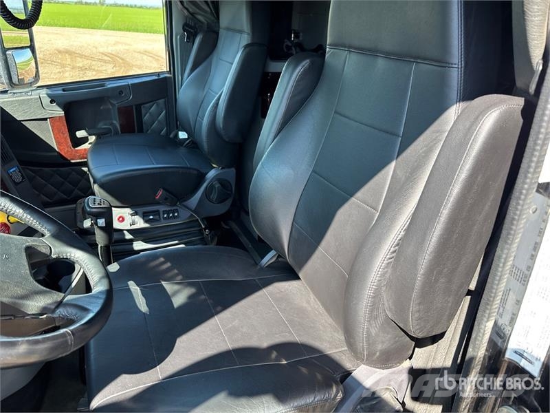 Freightliner Coronado 122SD Тягачі