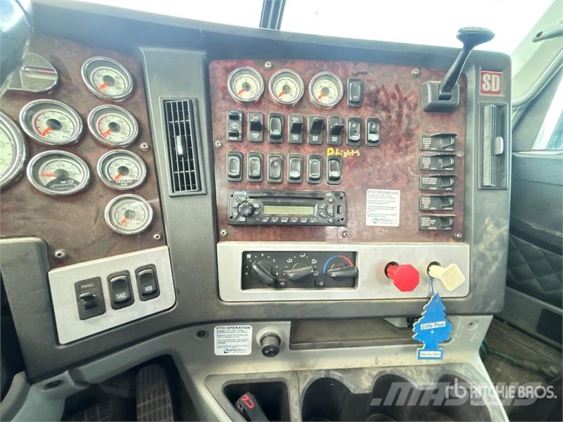 Freightliner Coronado SD 6x4 Heavy Haul T/A Day Cab Truck Tract Trekkers