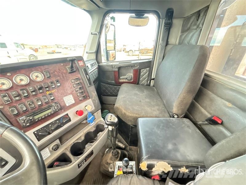 Freightliner Coronado SD 6x4 Heavy Haul T/A Day Cab Truck Tract Trekkers
