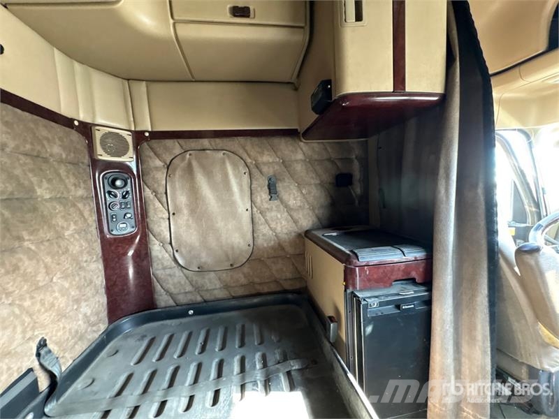 Freightliner Coronado 6x4 T/A Sleeper Truck Tractor Truck Tractor Units