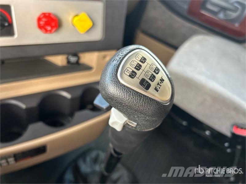 Freightliner Coronado 122SD Trekkers