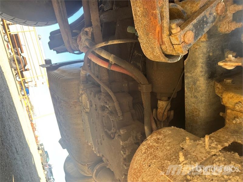 Freightliner Coronado 122 6x4 Lube Truck Грузовики-цистерны