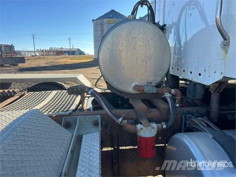 Freightliner Coronado 6x4 T/A Sleeper Truck Tractor Sadulveokid