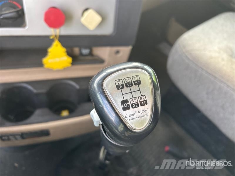 Freightliner Coronado 122 6x4 T/A Sleeper Truck Tractor وحدات الجر