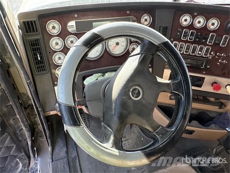 Freightliner Coronado 6x4 T/A Sleeper Truck Tractor Truck Tractor Units
