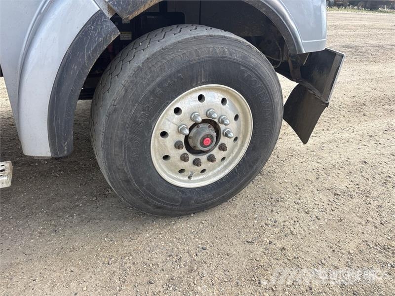 Freightliner Coronado 122SD 8x6 Tri/A Sleeper Truck Tractor Naudoti vilkikai