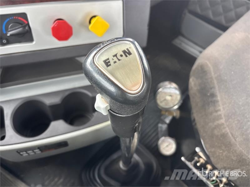 Freightliner Coronado 122SD 8x6 Tri/A Sleeper Truck Tractor Naudoti vilkikai