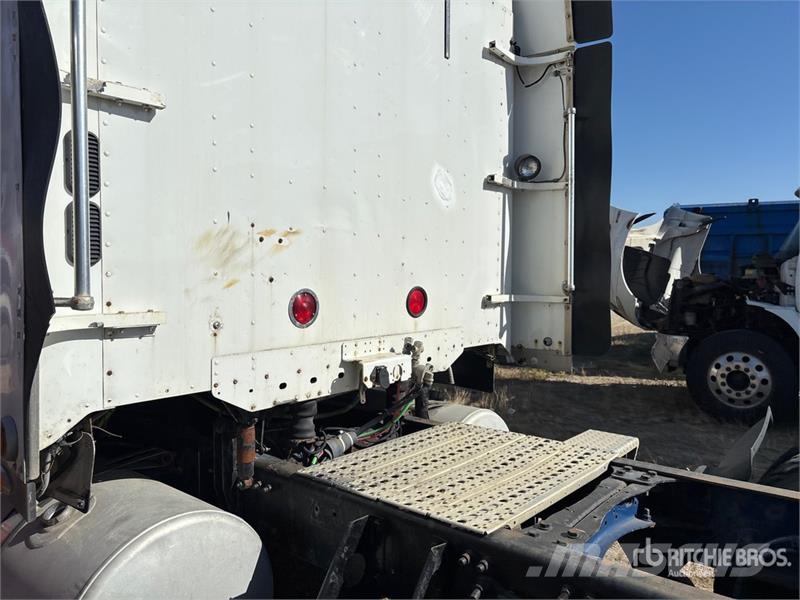 Freightliner Coronado 122 6x4 T/A Sleeper Truck Tractor Çekiciler